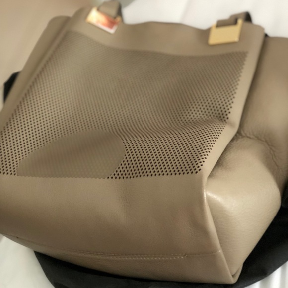 Vince Camuto purse - Picture 7 of 8